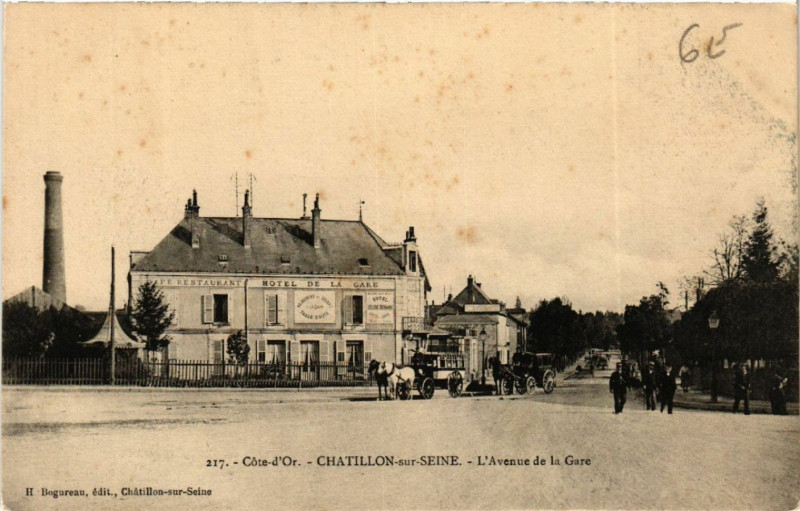 Carte postale ancienne Cote-d'Or- Chatillon-sur-Seine - L'Avenue de la Gare à Châtillon-sur-Seine