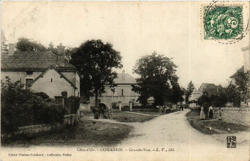Carte postale ancienne Cote-d'Or - Commarin - Grande-Rue à Commarin