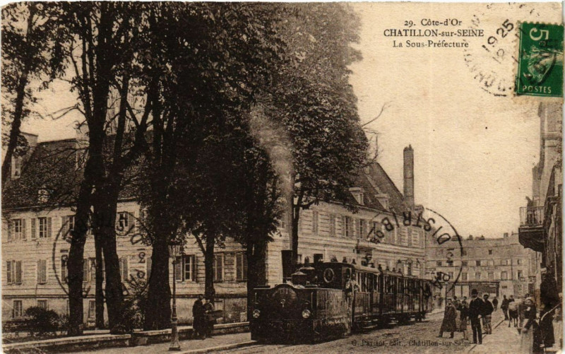 Carte postale ancienne Cote-d'Or - Chatillon-sur-Seine - La Sous-Préfecture à Châtillon-sur-Seine