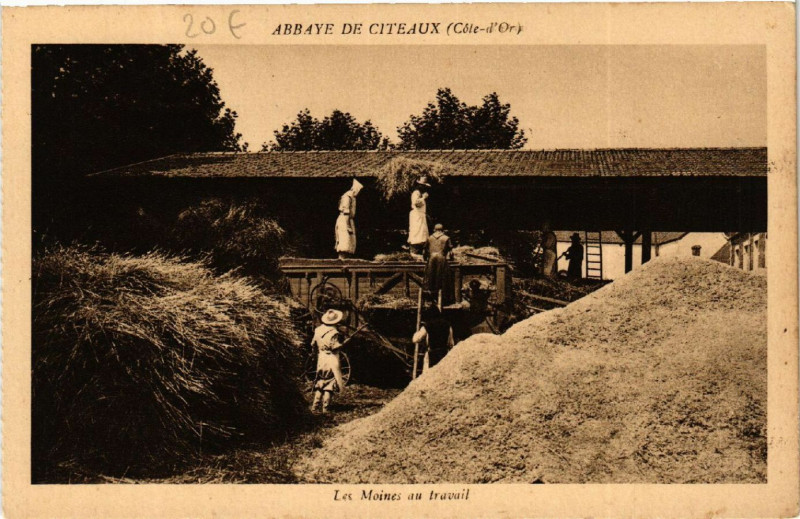 Carte postale ancienne Abbaye de Citeaux (Cote-d'Or) - Les Moines au travail
