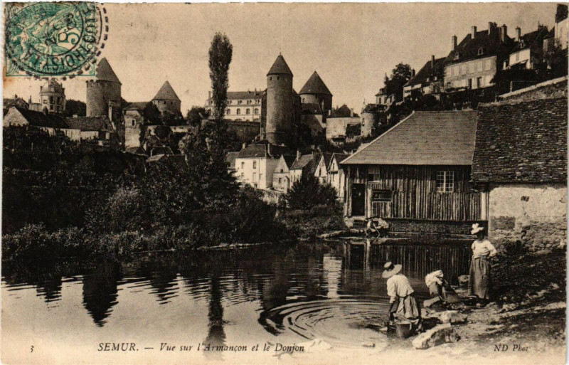 Carte postale ancienne Semur - Vue sur l'Armancon et le Donjon