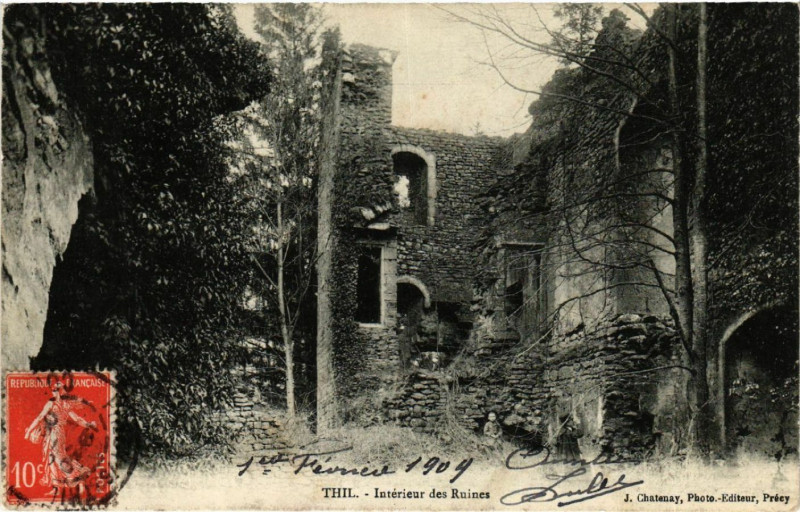 Carte postale ancienne Thil - Intérieur des Ruines