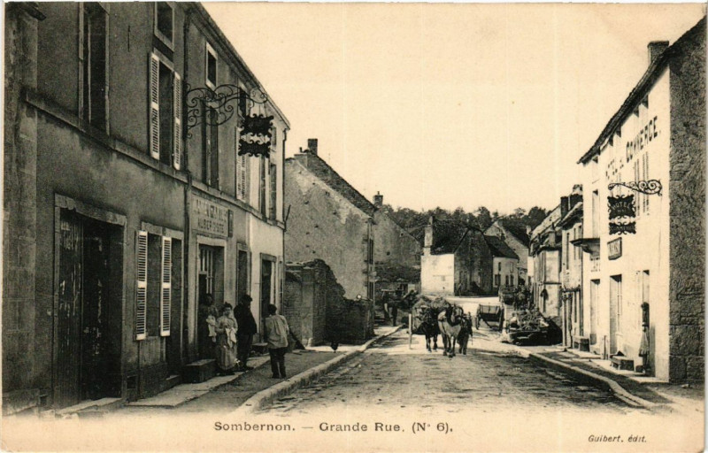 Carte postale ancienne Sombernon - Grande Rue à Sombernon
