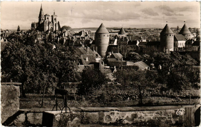 Carte postale ancienne Semur-en-Auxois - Vue Générale à Semur-en-Auxois