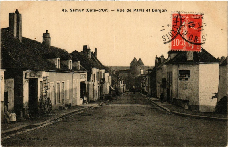 Carte postale ancienne Semur(Cote-d'Or) - Rue de Paris et Donjon