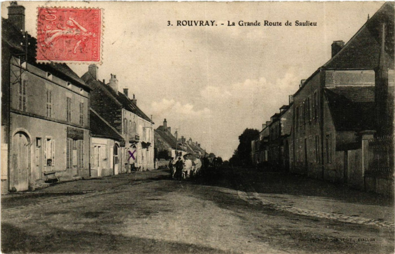 Carte postale ancienne Rouvray - La Grande Route de Saulieu à Rouvray