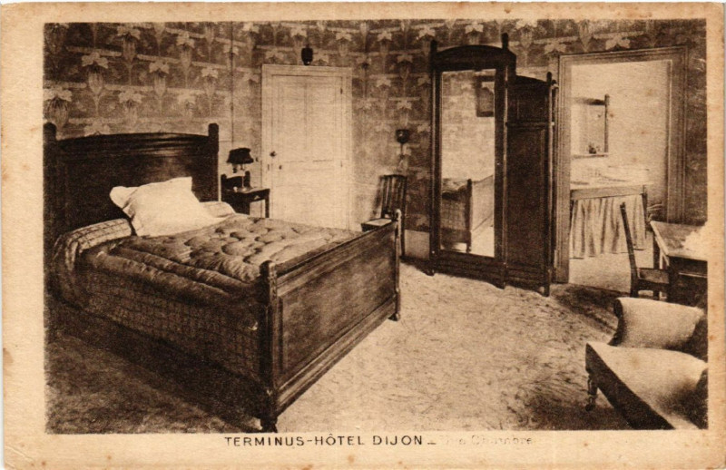 Carte postale ancienne Terminus-Hotel Dijon à Dijon