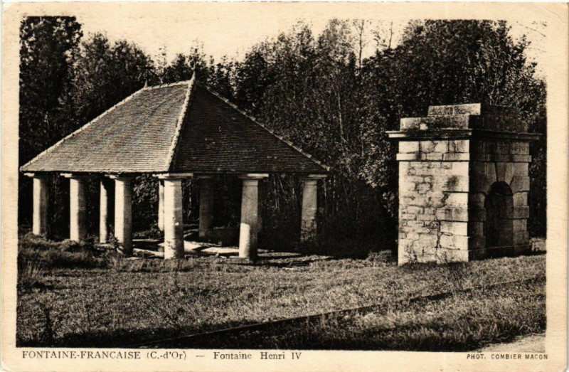 Carte postale ancienne Fontaine-Francaise (Cote-d'Or) - Fontaine Henri Iv à Fontaine-Française