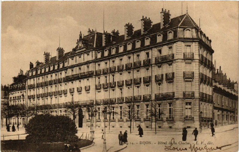 Carte postale ancienne Dijon - Hotel de la Cloche à Dijon
