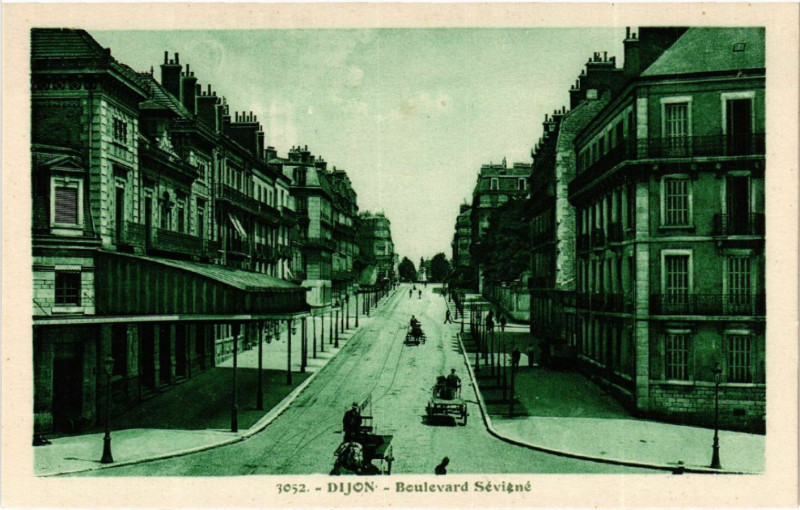 Carte postale ancienne Dijon - Boulevard Sévigné à Dijon