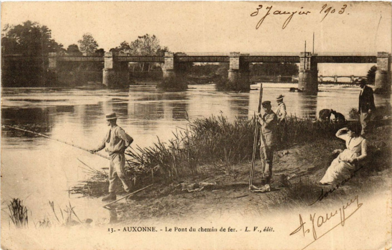 Carte postale ancienne Auxonne - Le Pont du chemin de fer à Auxonne