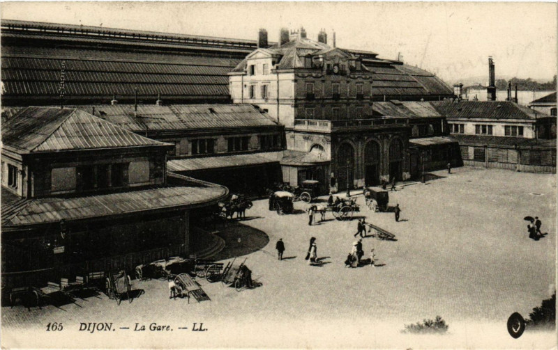 Carte postale ancienne Dijon - La Gare à Dijon