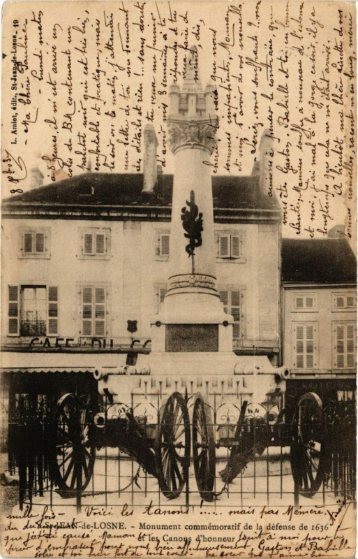 Carte postale ancienne Monument commémoratif de la défense de 1636 et les Canons d'honneur à Saint-Jean-de-Losne