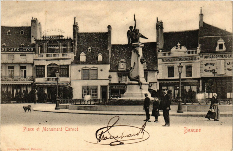 Carte postale ancienne Place et Monument Carnot - Beaune à Beaune