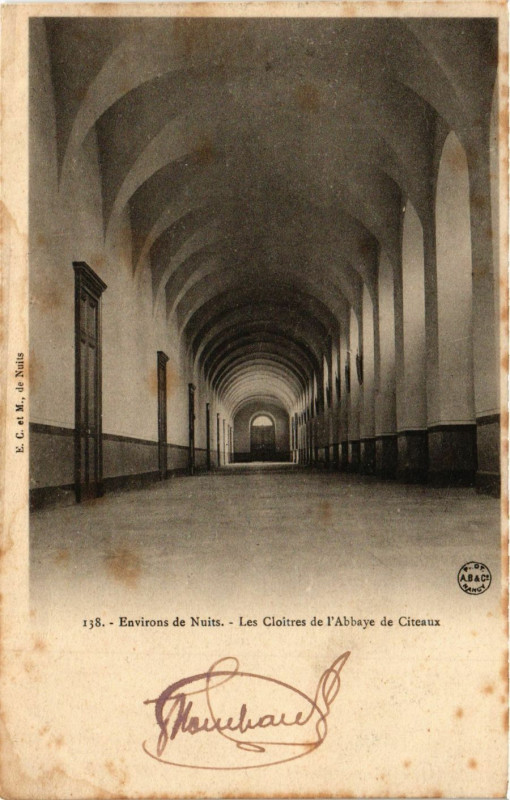 Carte postale ancienne Environs de Nuits - Les Cloitres de l'Abbaye de Citeaux