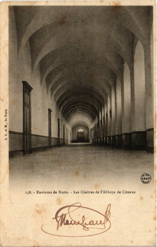 Carte postale ancienne Environs de Nuits - Les Cloitre de l'Abbaye de Citeaux