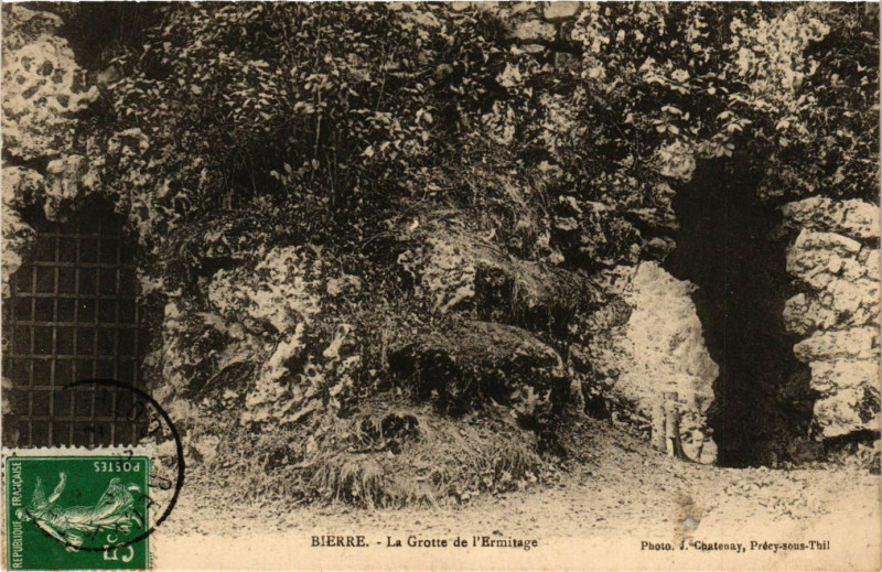 Carte postale ancienne Bierre - La Grotte de l'Ermitage