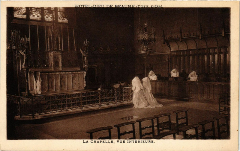Carte postale ancienne Hotel-Dieu de Beaune (Cote-d'Or) - La Chapelle Vue Intérieure à Beaune