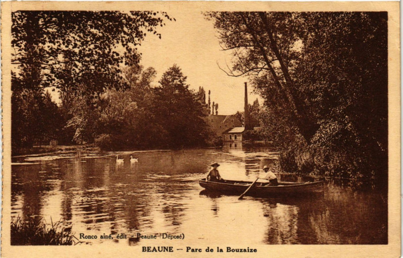 Carte postale ancienne Beaune - Parc de la Bouzaize à Beaune