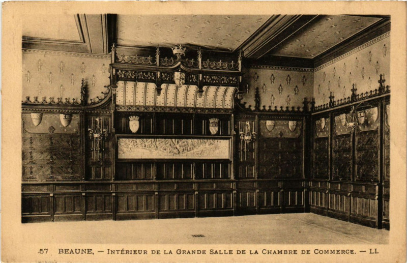 Carte postale ancienne Beaune - Intérieur de la Grande Salle de la Chambre de Commerce à Beaune