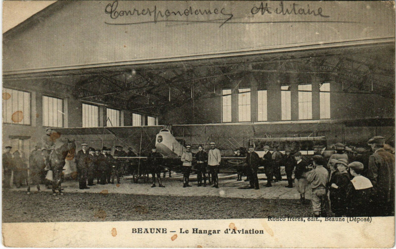 Carte postale ancienne Beaune - Le Hangar d'Aviation à Beaune