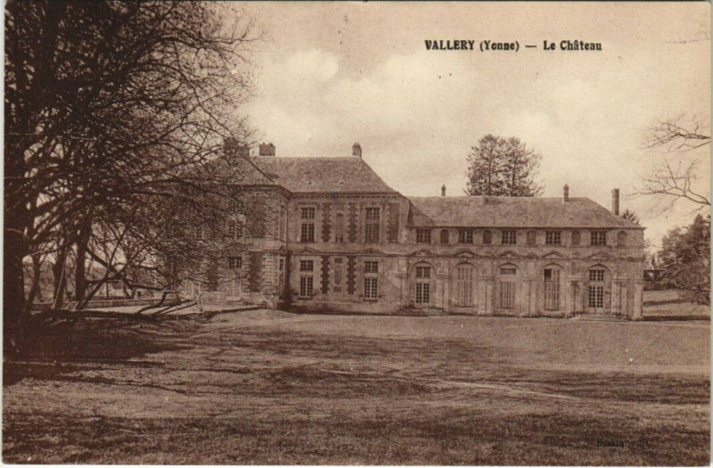 Carte postale ancienne Vallery - Le Chateau à Vallery