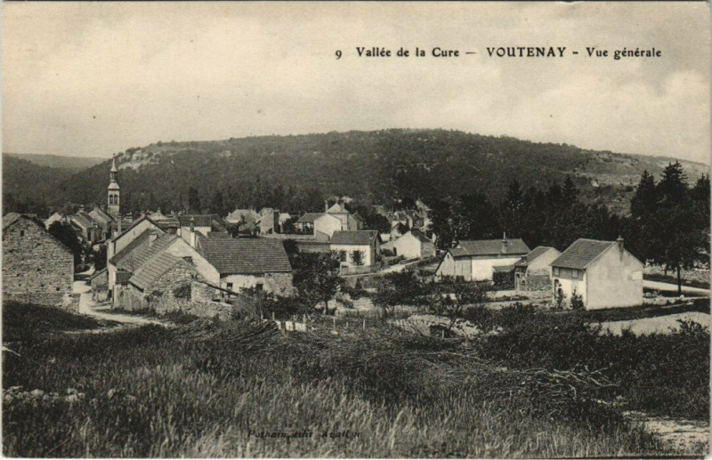 Carte postale ancienne Vallée de la Cure - Voutenay - Vue générale