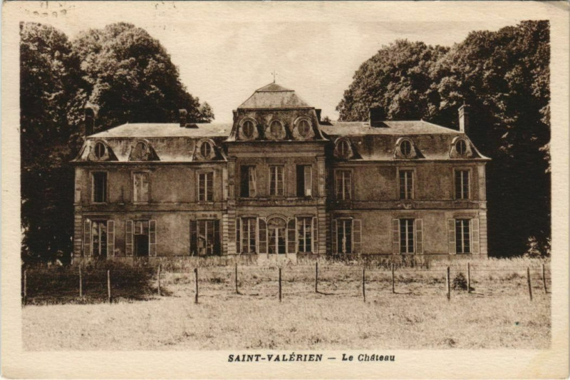 Carte postale ancienne Saint-Valerien - Le chateau à Saint-Valérien