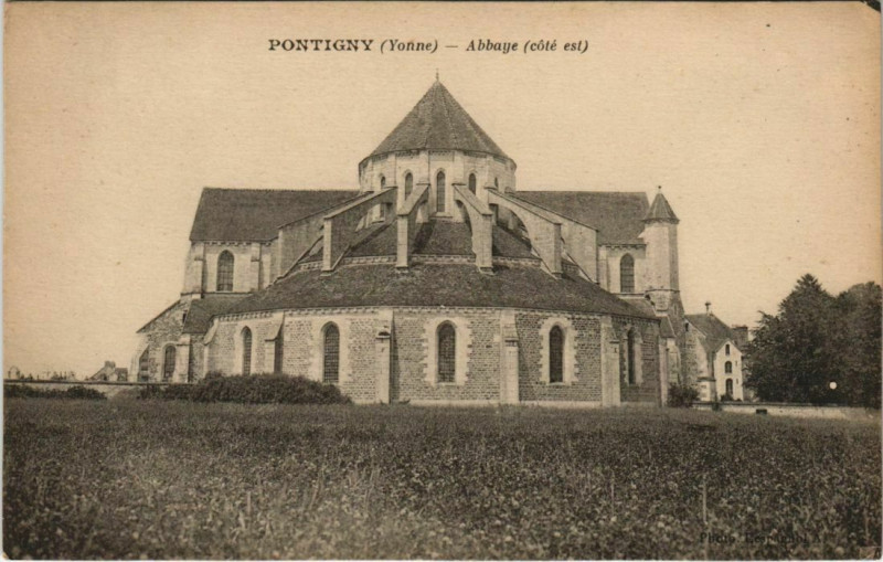 Carte postale ancienne Pontigny - abbaye à Pontigny