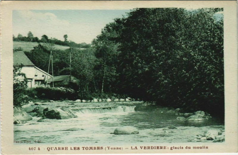 Carte postale ancienne Quarre-les-Tombes - La verdiere glacis du moulin à Quarré-les-Tombes