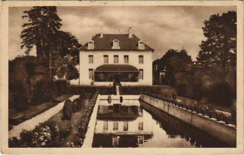 Carte postale ancienne Villeneuve - l'Archeveque - chateau de la mothe