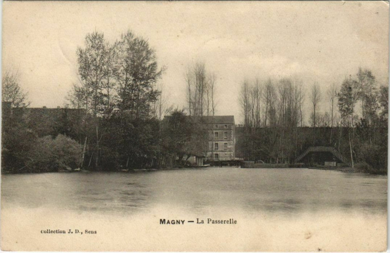 Carte postale ancienne Magny - La passerelle à Magny