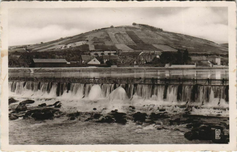 Carte postale ancienne Joigny - Le Barrage d'Epizy et la Cote Saint-Jacques à Joigny