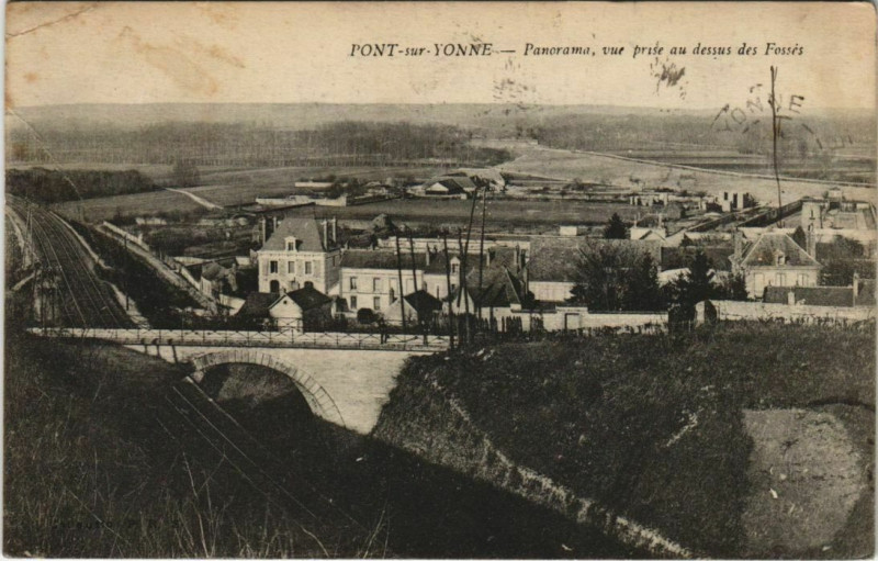 Carte postale ancienne Pont-sur-Yonne - Panorama à Pont-sur-Yonne