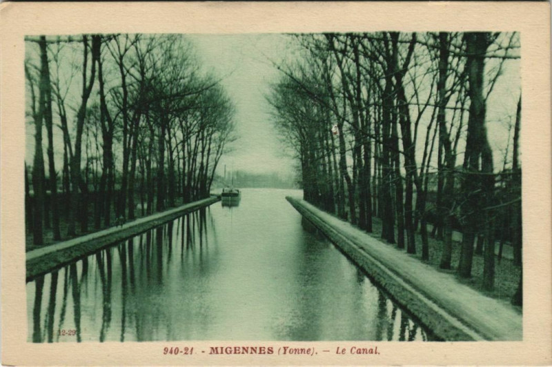 Carte postale ancienne Migennes - Le Canal à Migennes