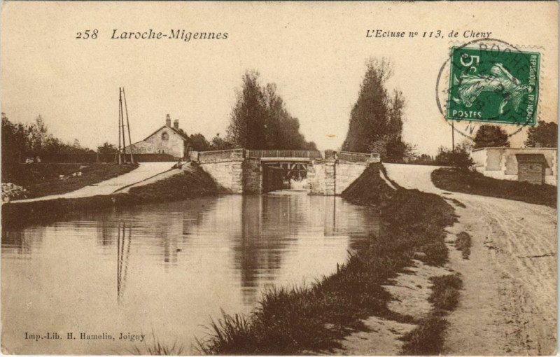 Carte postale ancienne Laroche-Migennes - L'Ecluse à Migennes