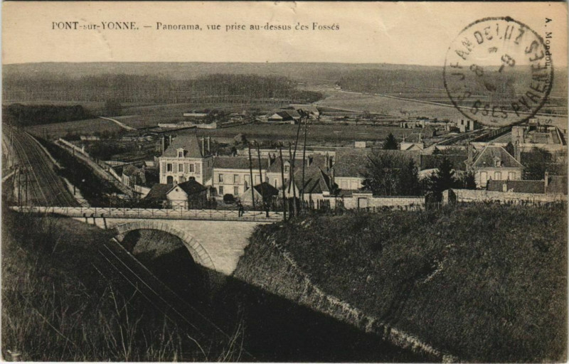 Carte postale ancienne Pont-sur-Yonne - Panorama à Pont-sur-Yonne