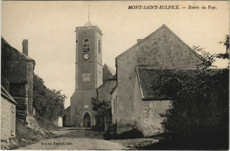 Carte postale ancienne Mont-Saint-Sulpice - Entrée du Pays à Mont-Saint-Sulpice