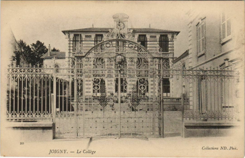 Carte postale ancienne Joigny - Le College à Joigny