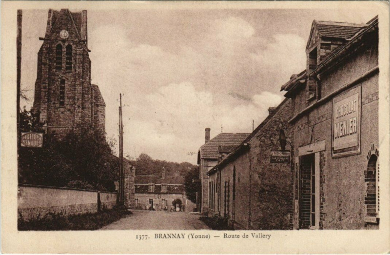 Carte postale ancienne Brannay - Route de Vallery à Brannay