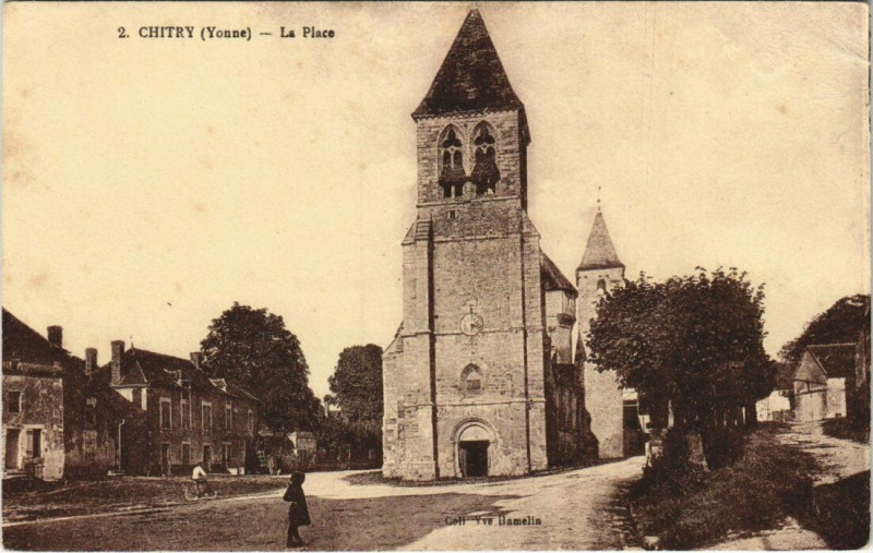 Carte postale ancienne Chitry - La Place à Chitry