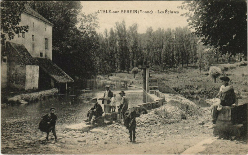 Carte postale ancienne Ravieres - Vue générale à Ravières
