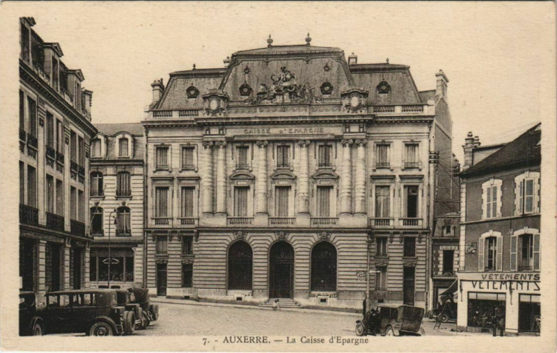 Carte postale ancienne Auxerre La Caisse d'Epargne à Auxerre