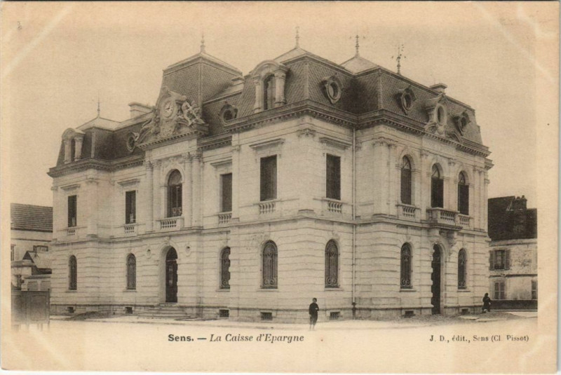 Carte postale ancienne Sens La Caisse d'Epargne à Sens