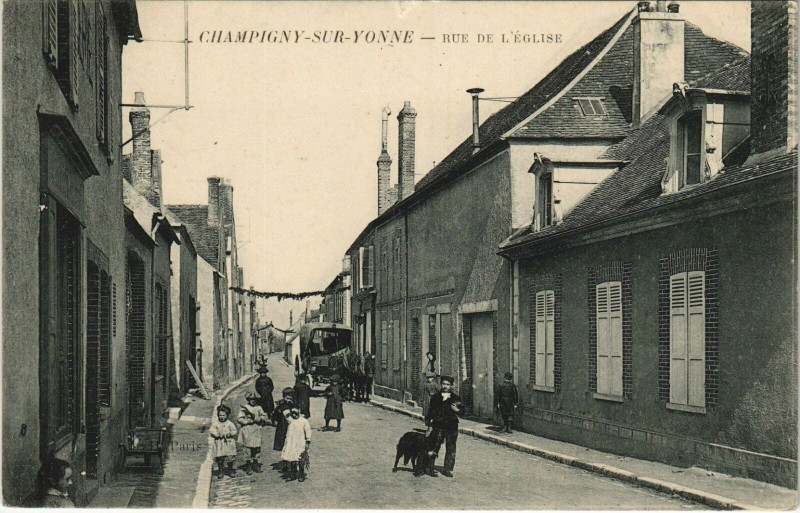 Carte postale ancienne Champigny-sur-Yonne Rue de l'Eglise à Champigny