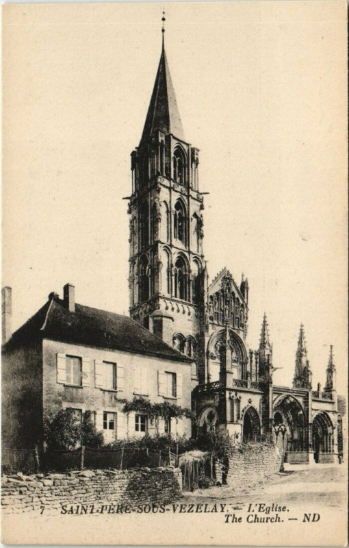 Carte postale ancienne Saint-Pere-sous-Vezelay - L'Eglise à Vézelay