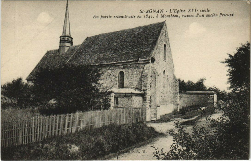 Carte postale ancienne Saint-Agnan - L'Eglise Xvi siecle En partie reconstruile en 1842 à Saint-Agnan