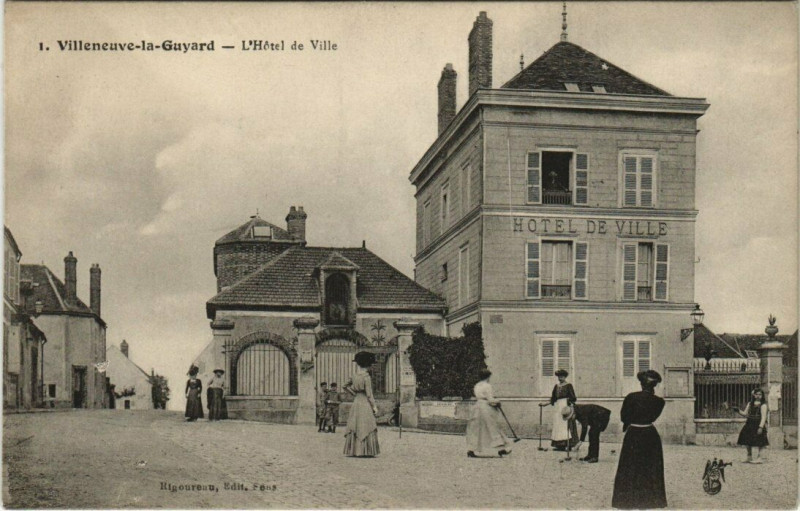 Carte postale ancienne Villeblevin la Guyard - L'Hotel de Ville à Villeblevin