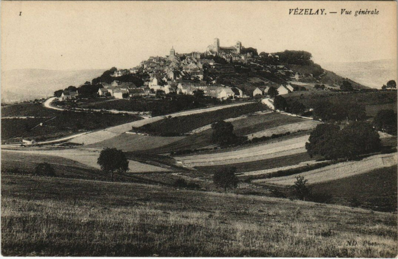 Carte postale ancienne Vezelay - Vue générale à Vézelay