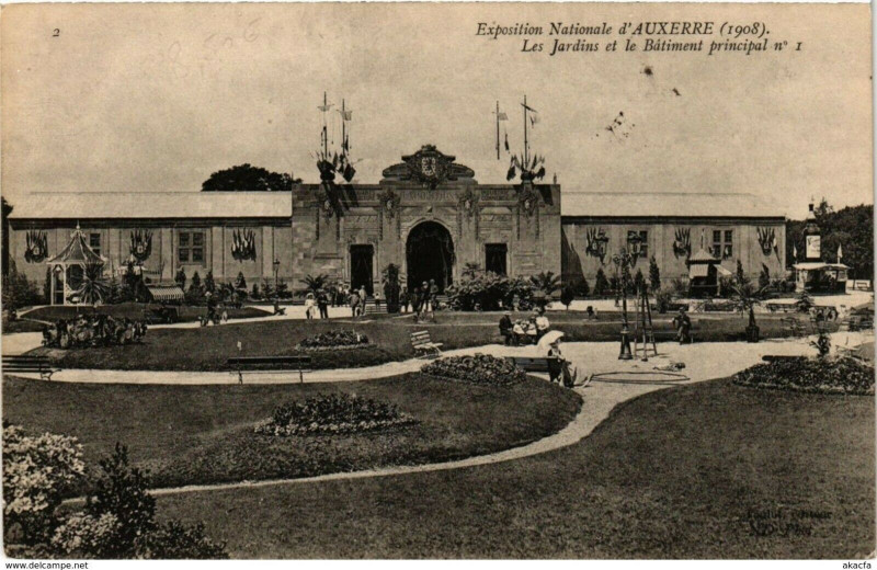 Carte postale ancienne Expo Nationale d'Auxerre (1908) - Les Jardins et le Batiment à Auxerre
